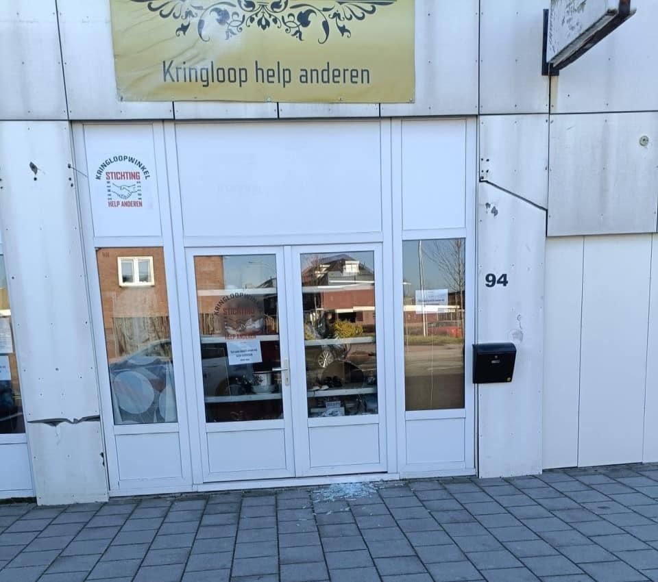 Kringloop Stichting Help Anderen Hengelo Meubels