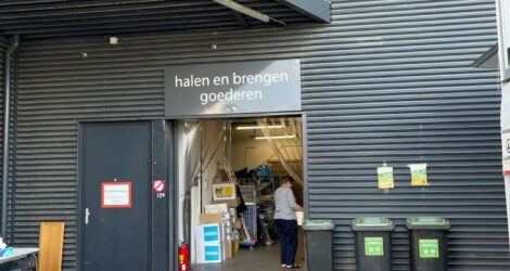 Kringloop Winkel Laan Van Waalhaven 213A Meubels