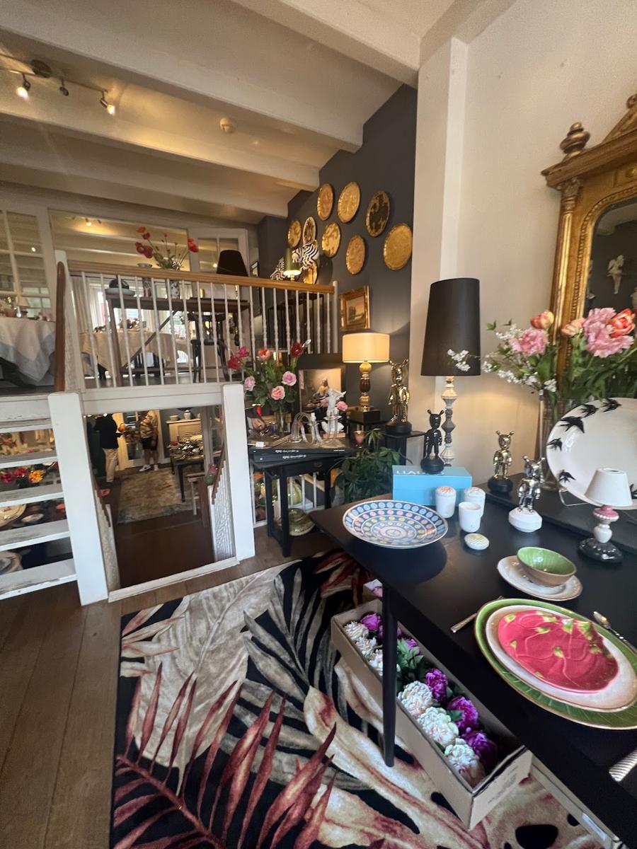 Kringloopwinkel Ari in Amsterdam Westerstraat 145