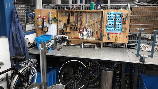 Kringloopwinkel La Poubelle Tilburg Open In Ad Tilburg